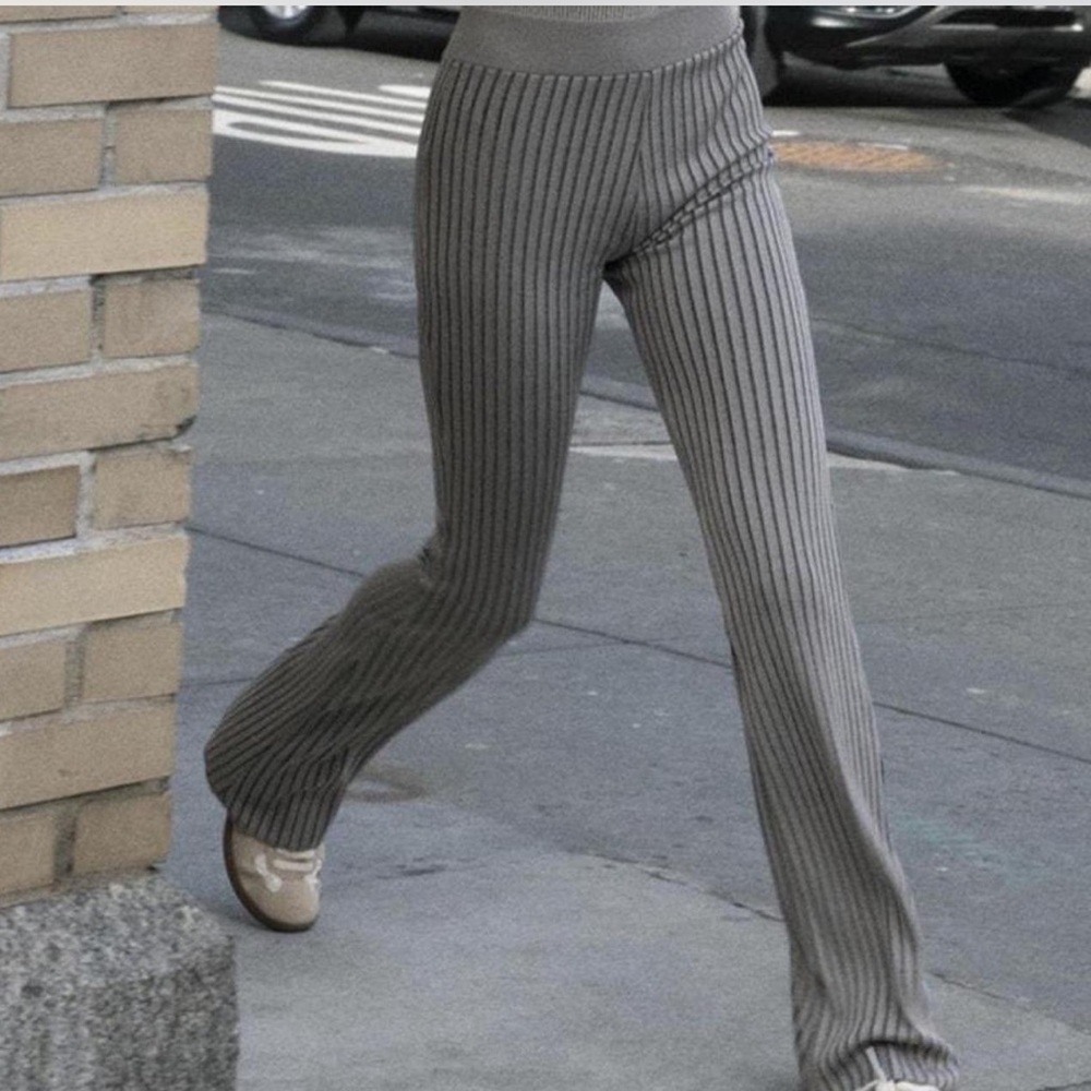 Zara Gray Ribbed High Rise Flare Leggings